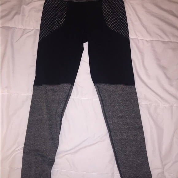 2 pairs of exercises leggings - Picture 2 of 6